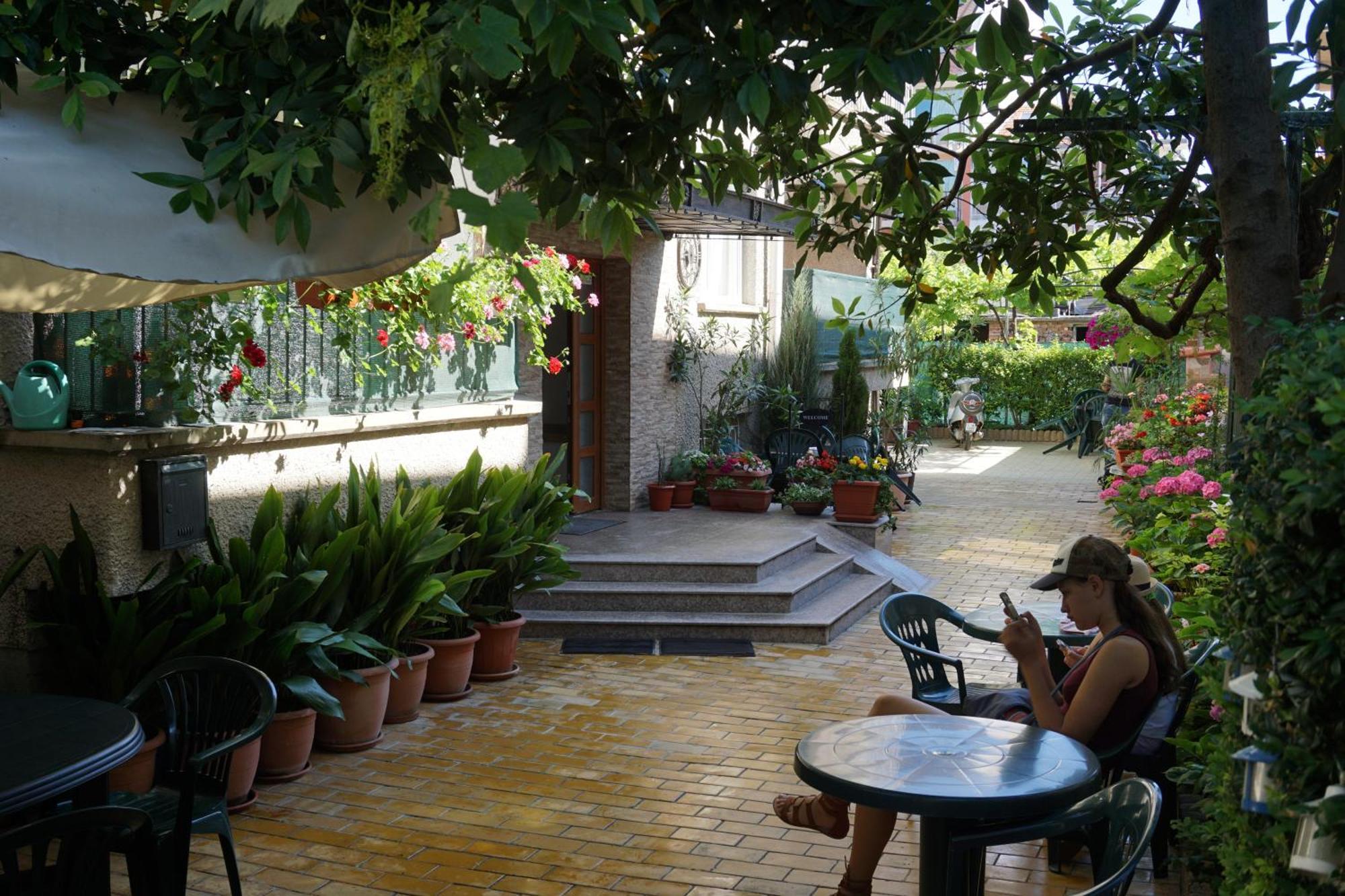 Guest House Lambovi ネセバル エクステリア 写真